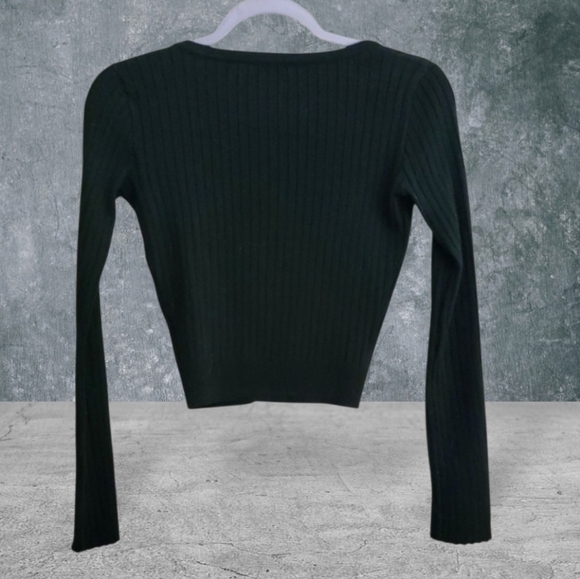 Womens (S) Cropped Long Sleeved Slim-Fit Top - Picture 2 of 2